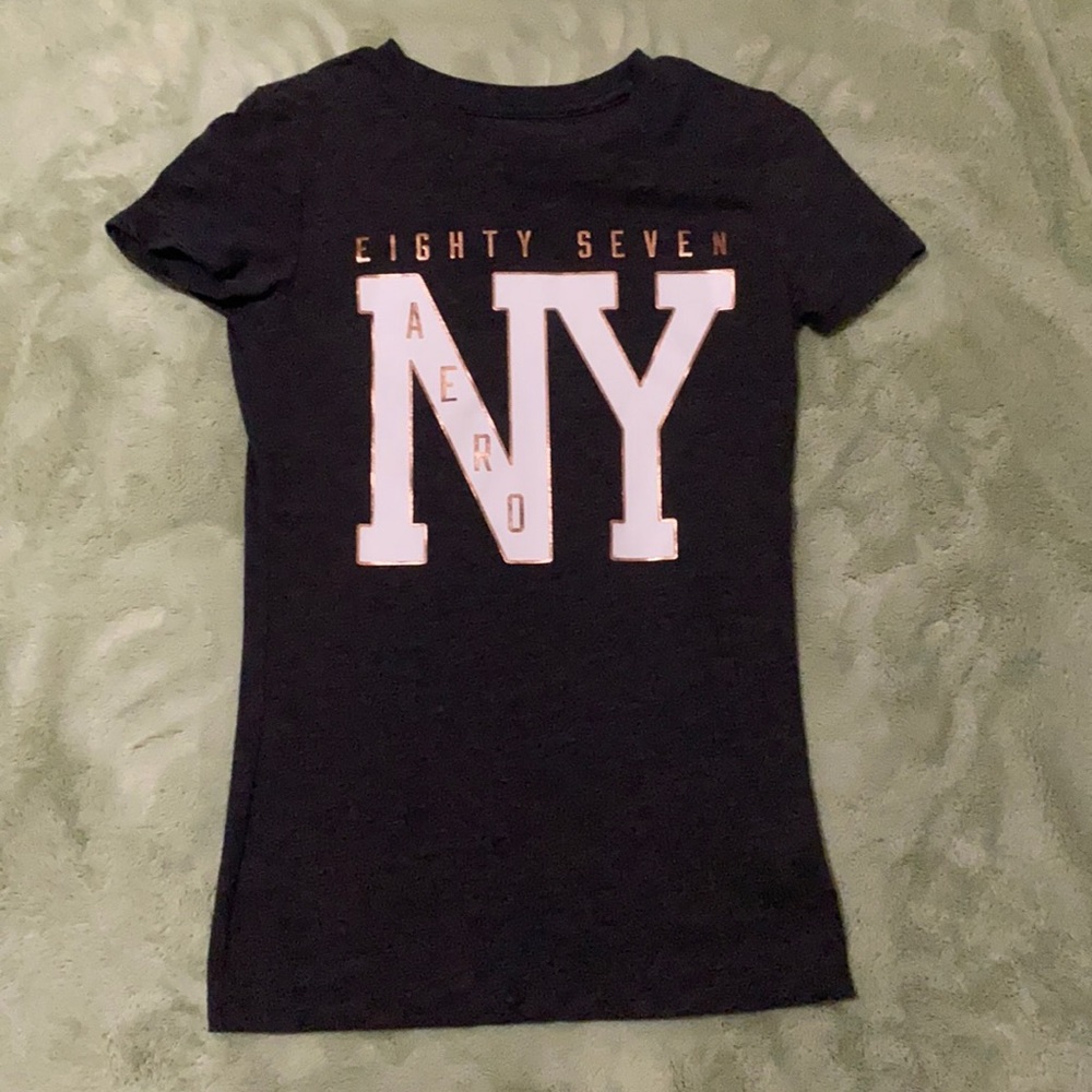 aeropostal graphic tee shirt. size: xs